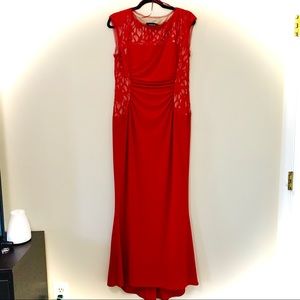 ✨R&M RICHARDS Red Lace Gown✨